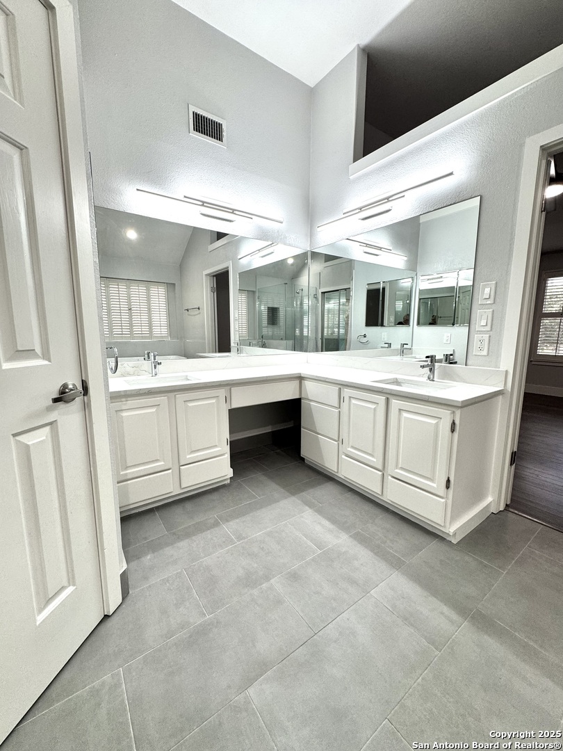 410 Shadowbluff San Antonio TX 78216