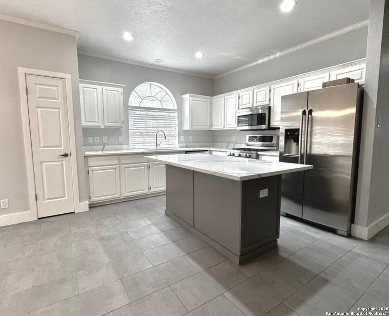 410 Shadowbluff San Antonio TX 78216