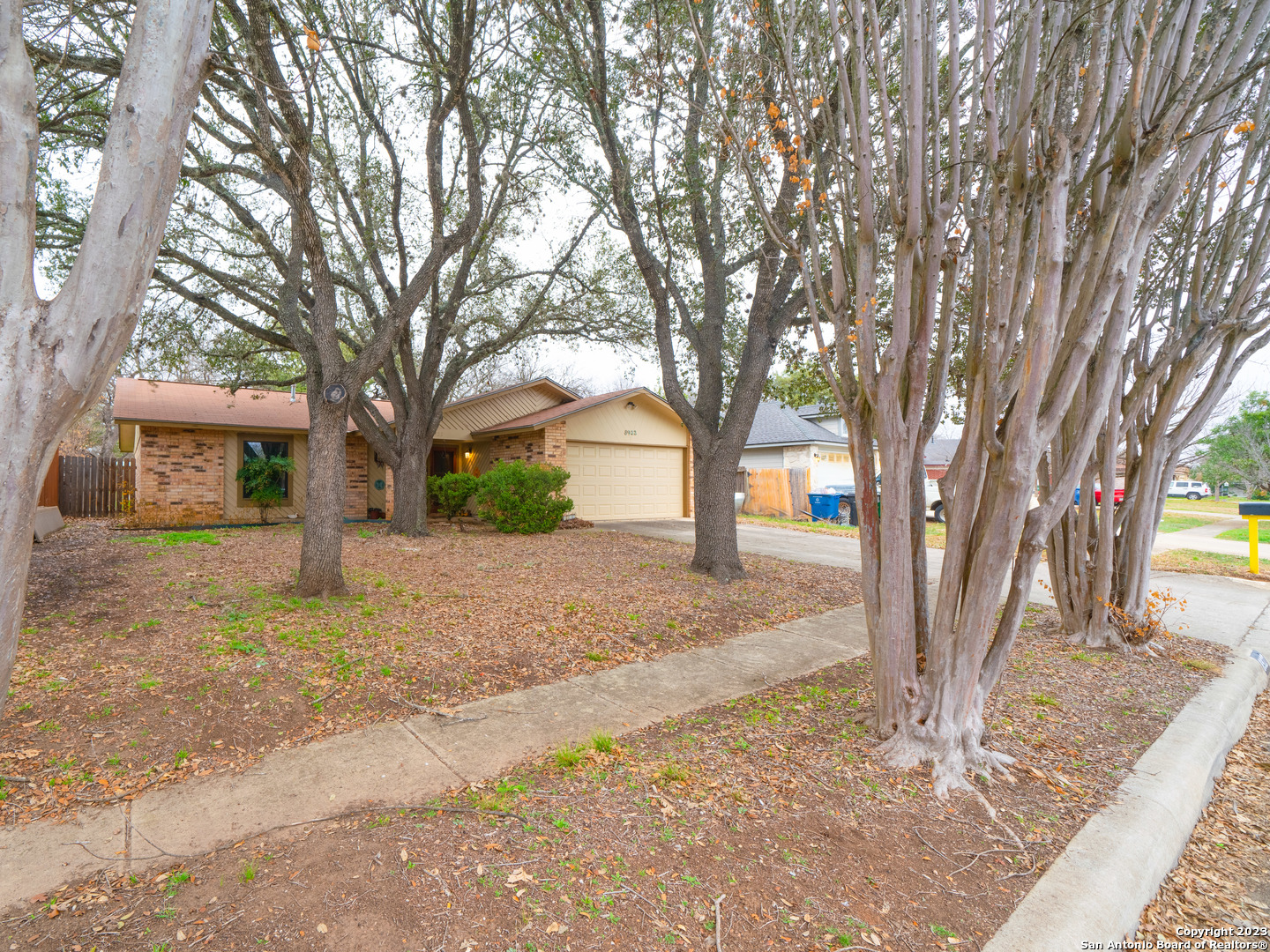 8922 Thatch Drive San Antonio TX 78240