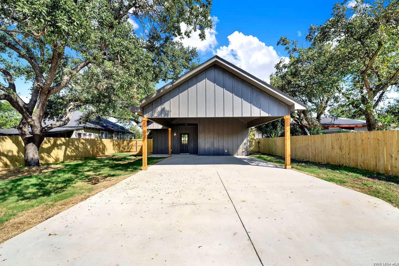 1407 21st Street Hondo TX 78861