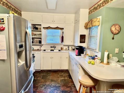 304 N Tyler Beeville TX 78102