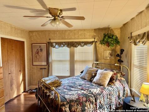 304 N Tyler Beeville TX 78102