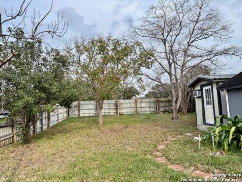 304 N Tyler Beeville TX 78102