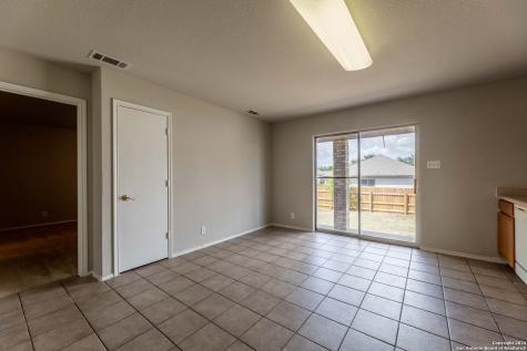 6119 Lauras Farm San Antonio TX 78244