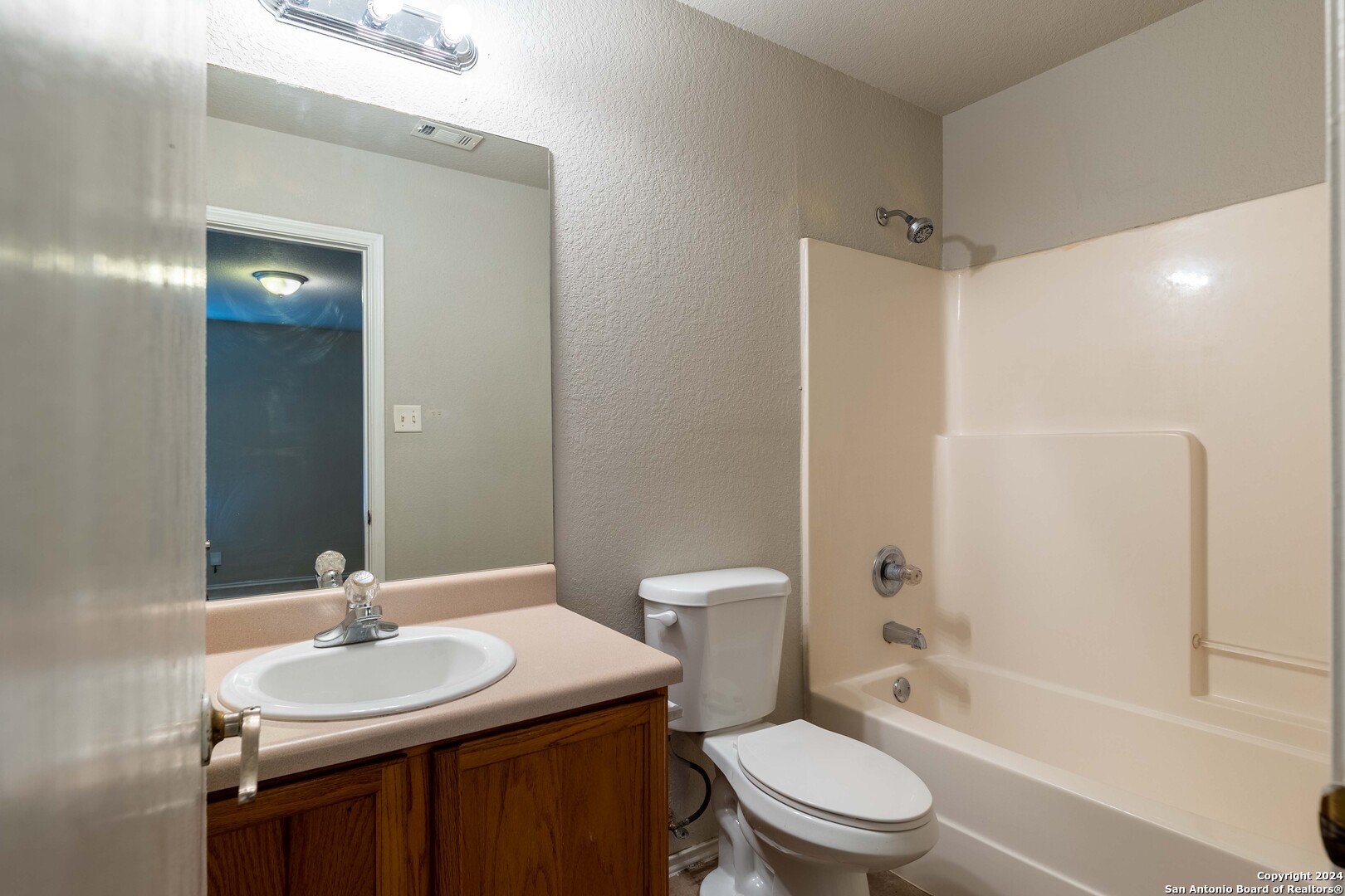 6119 Lauras Farm San Antonio TX 78244