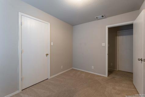 6119 Lauras Farm San Antonio TX 78244