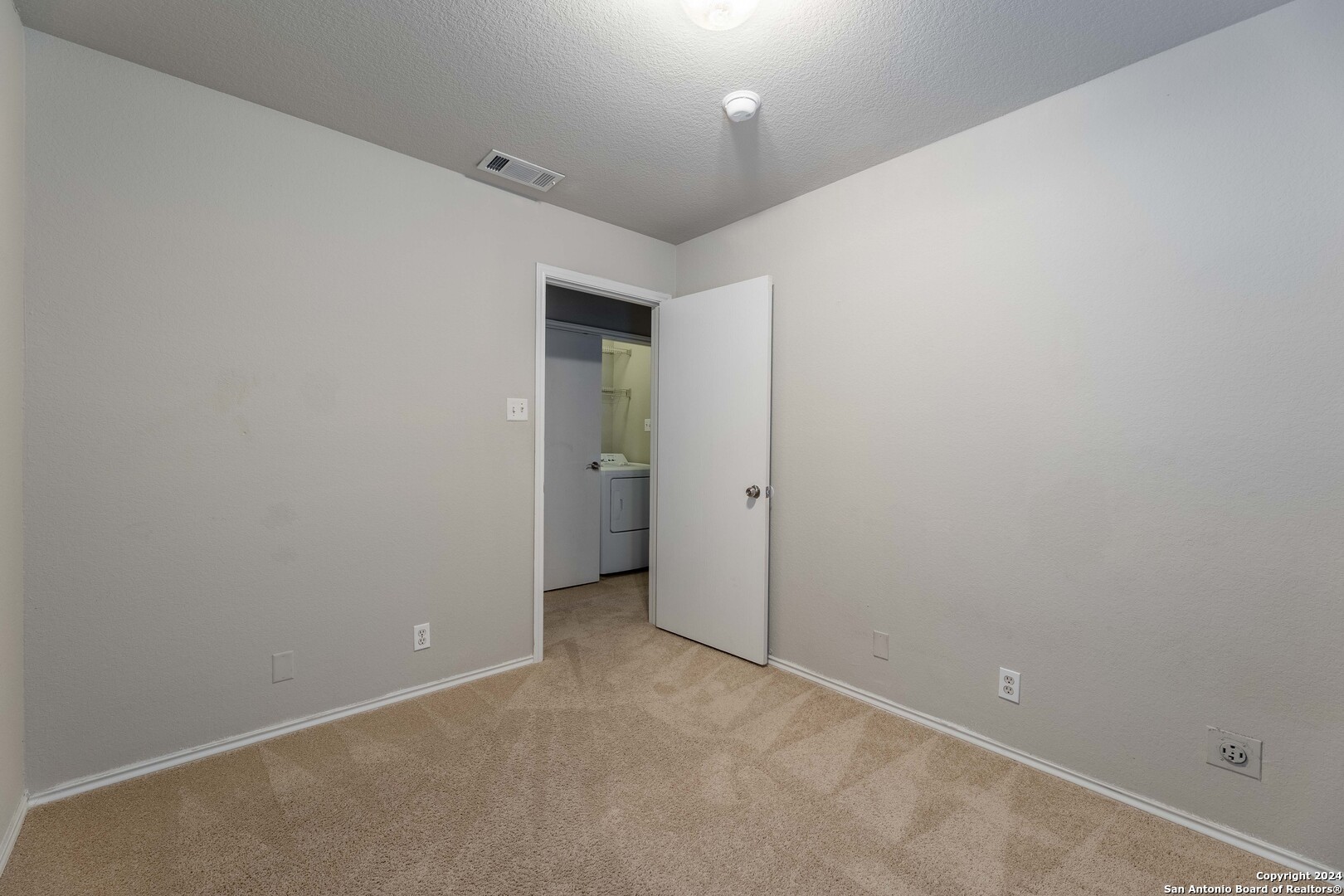 6119 Lauras Farm San Antonio TX 78244