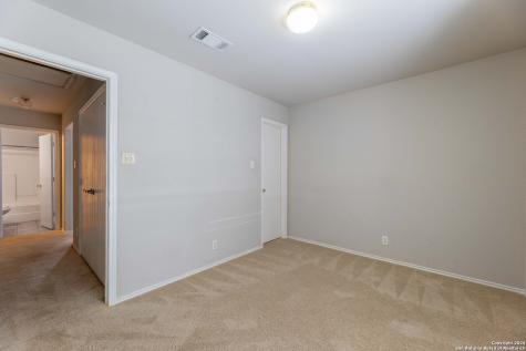 6119 Lauras Farm San Antonio TX 78244
