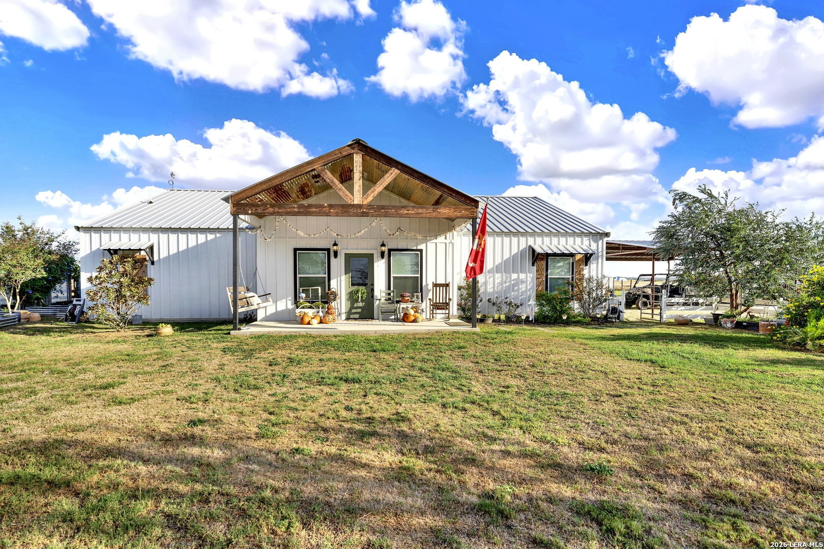 1831 County Road 7711 Devine TX 78016