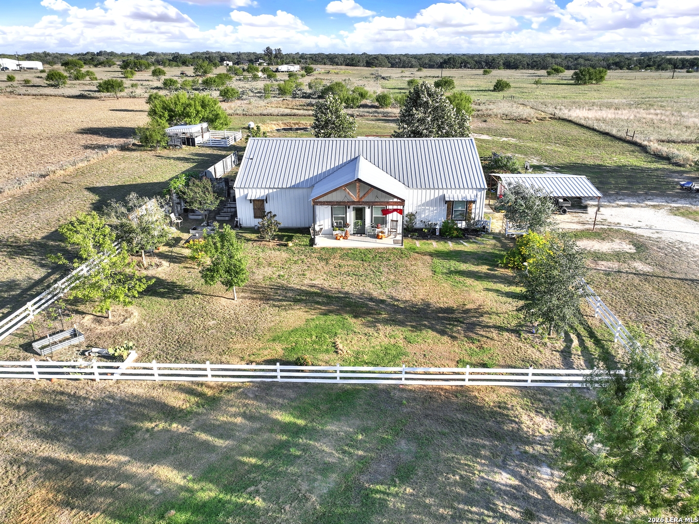 1831 County Road 7711 Devine TX 78016