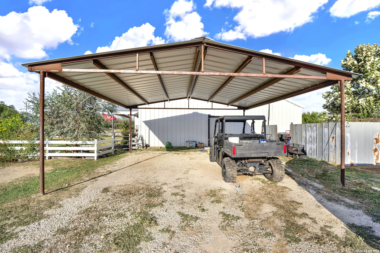 1831 County Road 7711 Devine TX 78016