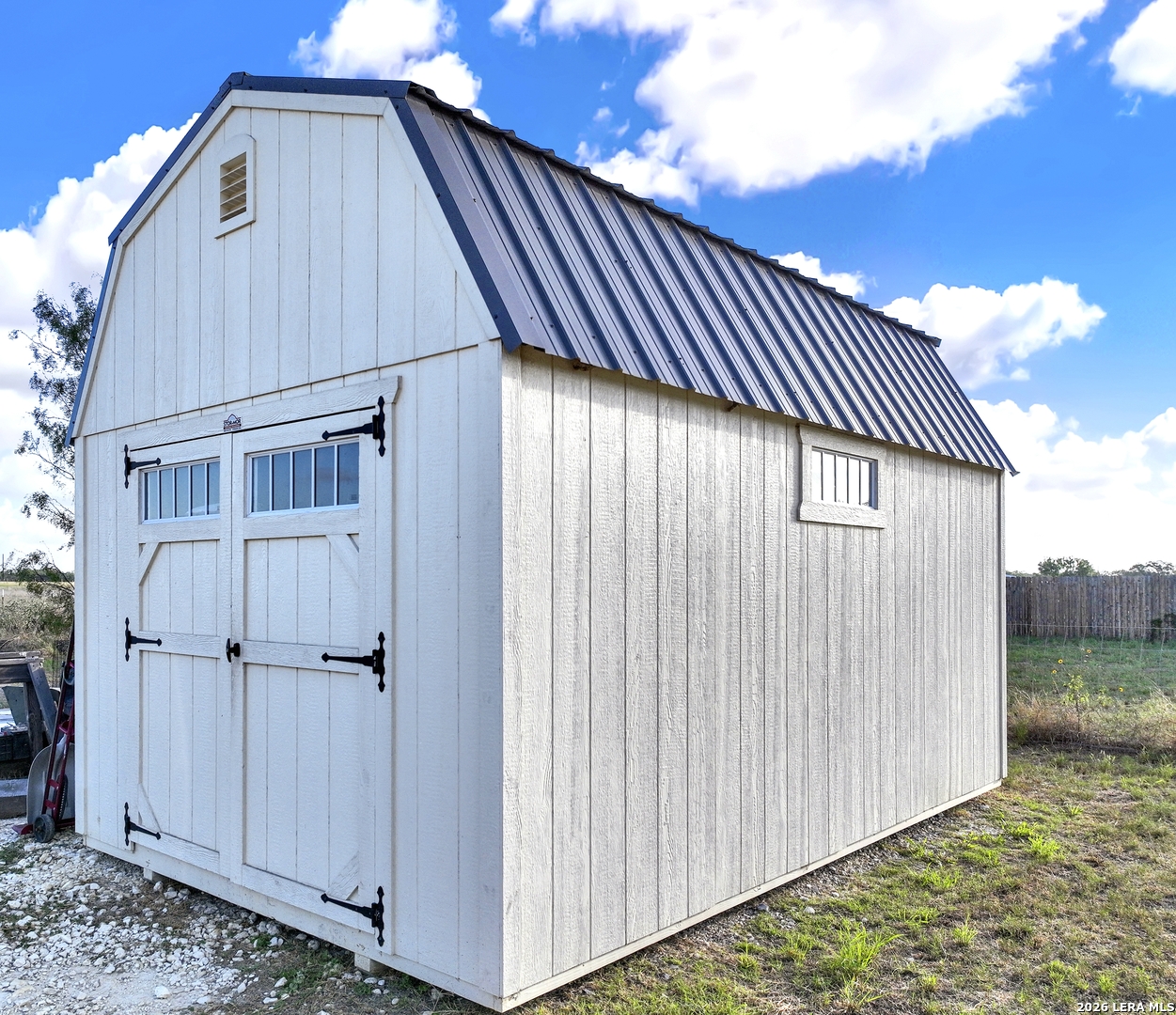 1831 County Road 7711 Devine TX 78016