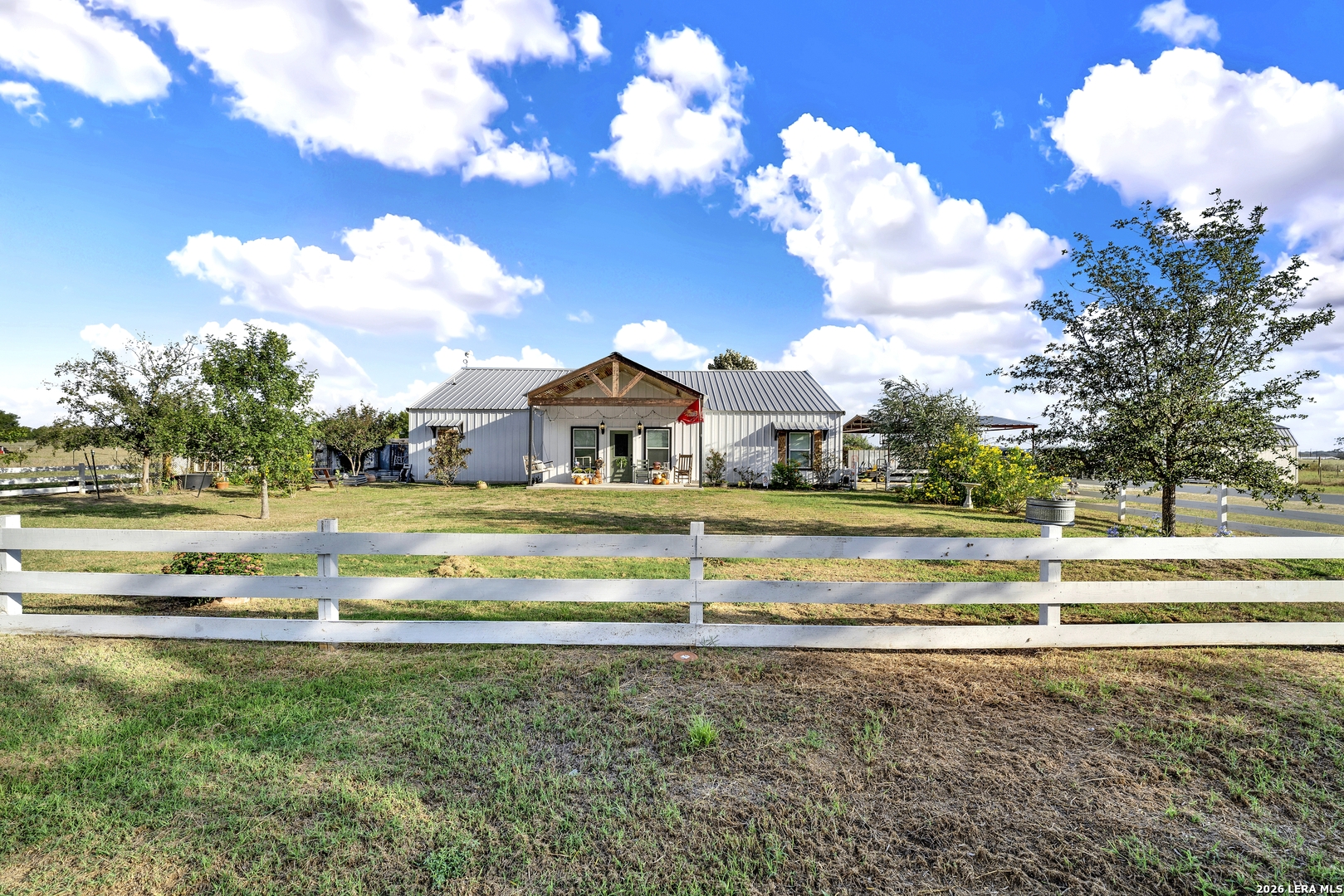 1831 County Road 7711 Devine TX 78016