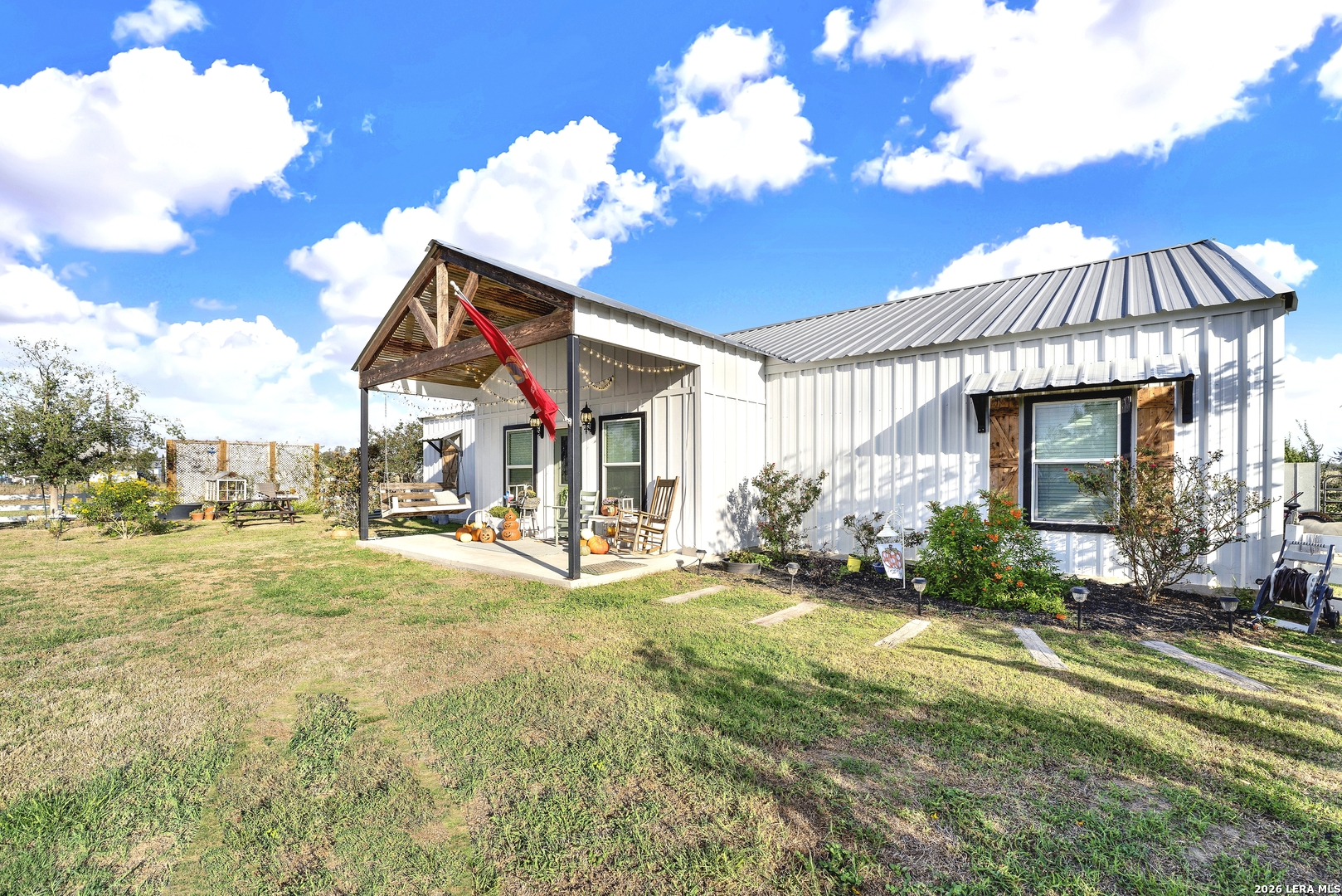 1831 County Road 7711 Devine TX 78016