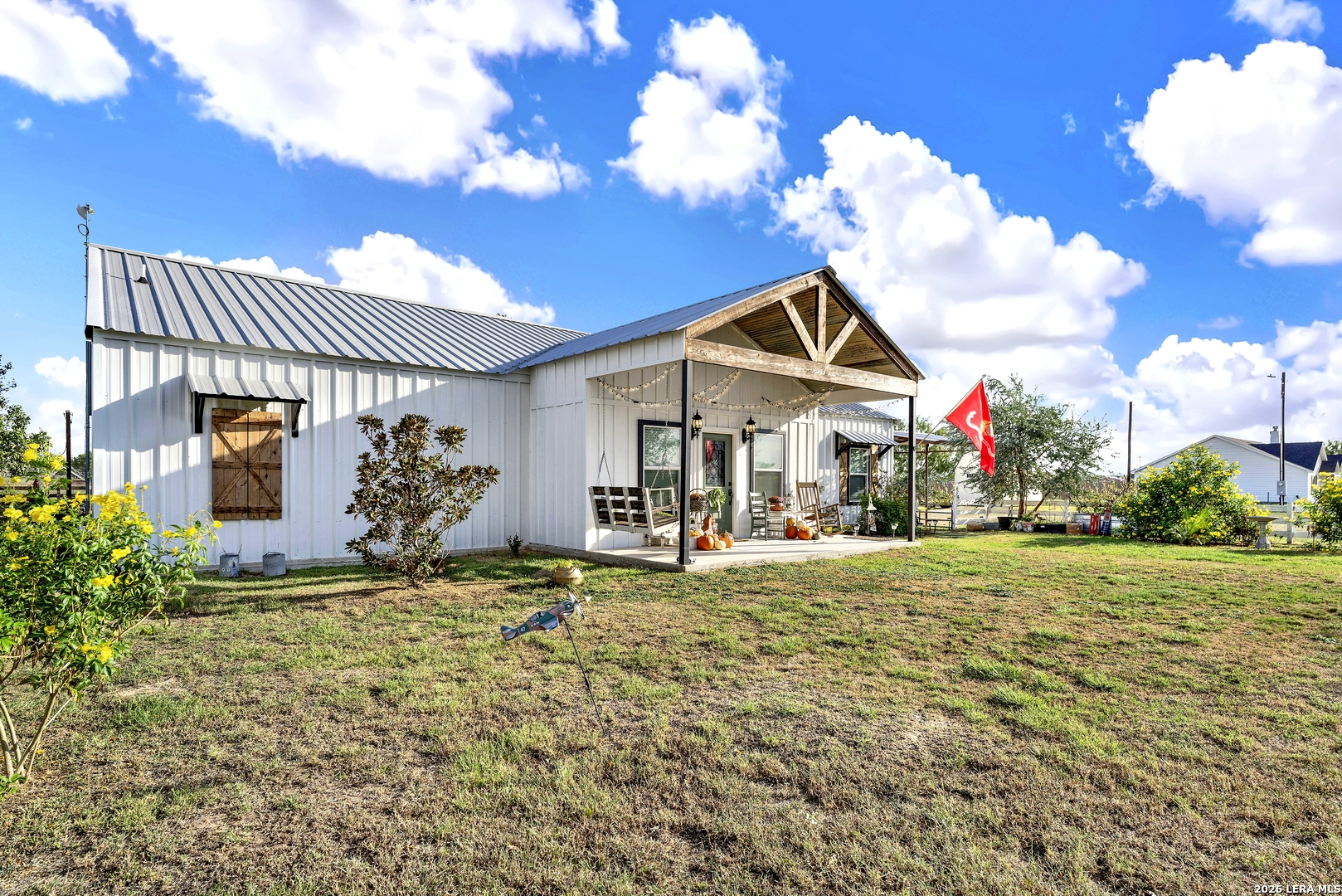 1831 County Road 7711 Devine TX 78016