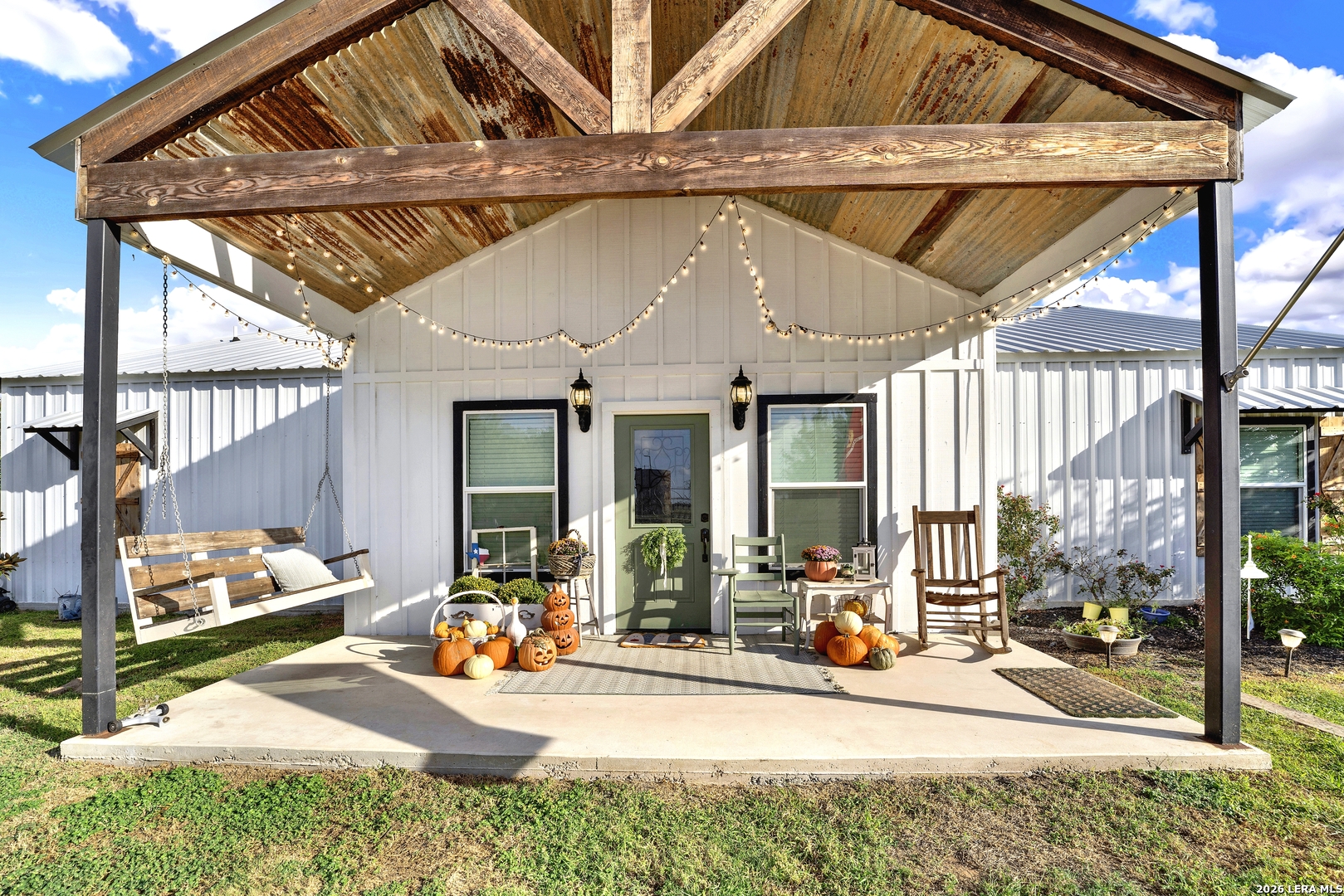 1831 County Road 7711 Devine TX 78016