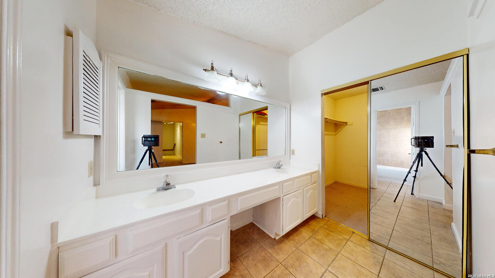 7130 Quiet Ridge Walk San Antonio TX 78250