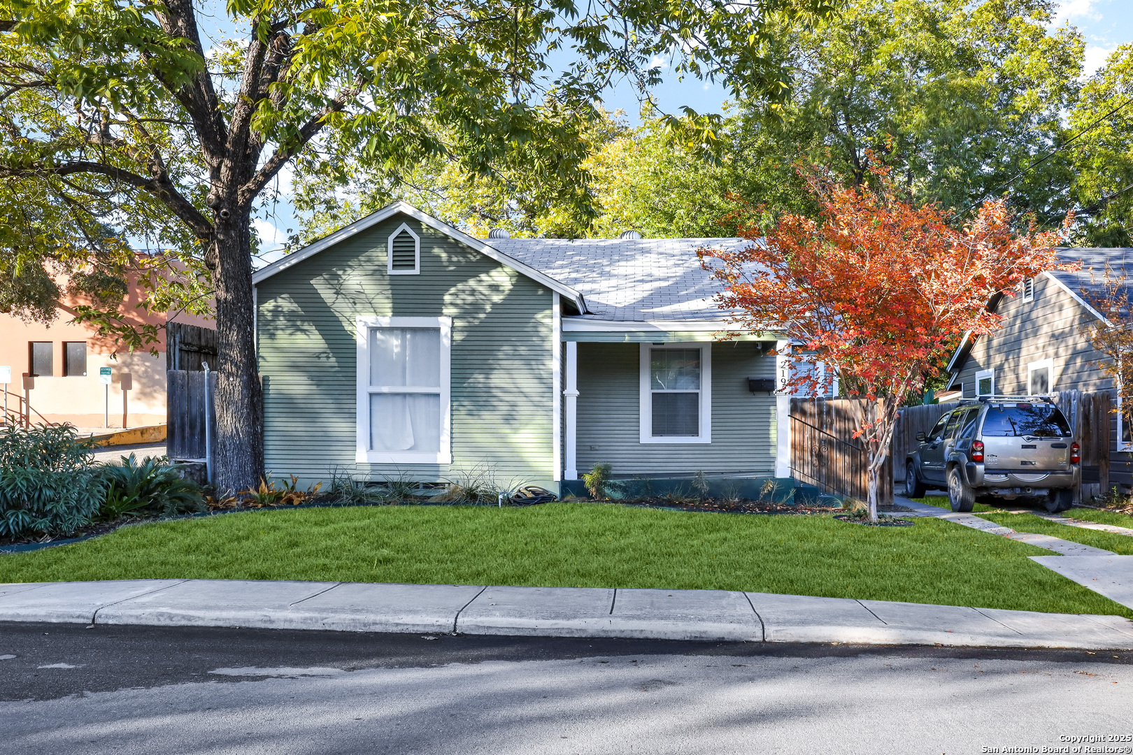 219 E French Place San Antonio TX 78212