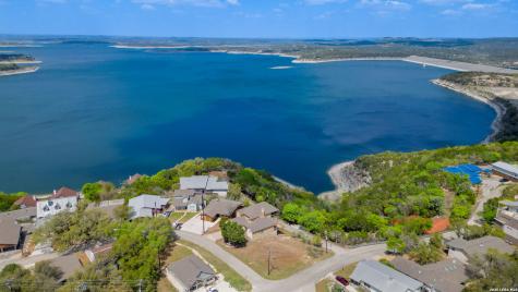 322 Kings Crown Canyon Lake TX 78133
