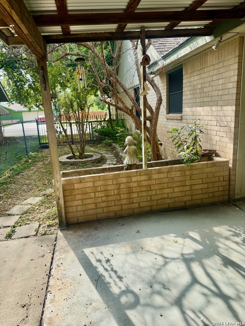 602 N 2nd Street Uvalde TX 78801