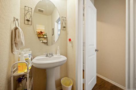 1918 Marbach Woods San Antonio TX 78245