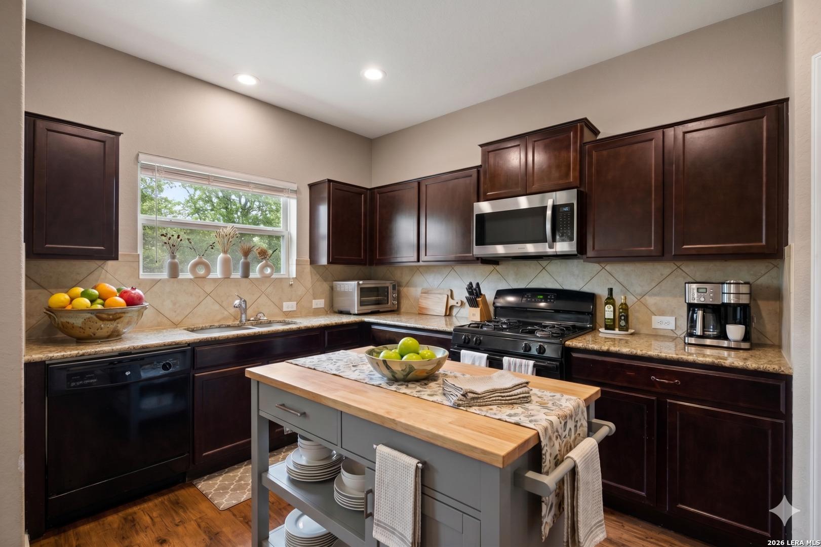 1918 Marbach Woods San Antonio TX 78245