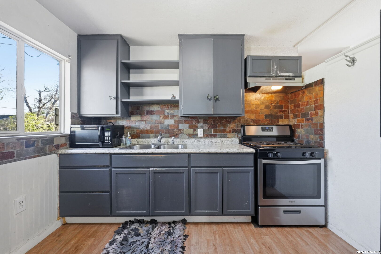 527 E Dickson San Antonio TX 78214