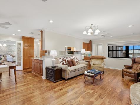 3727 Hundred Oaks Drive San Antonio TX 78217