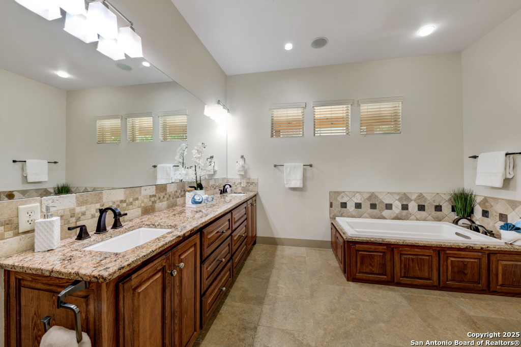 211 Inslee Avenue Alamo Heights TX 78209