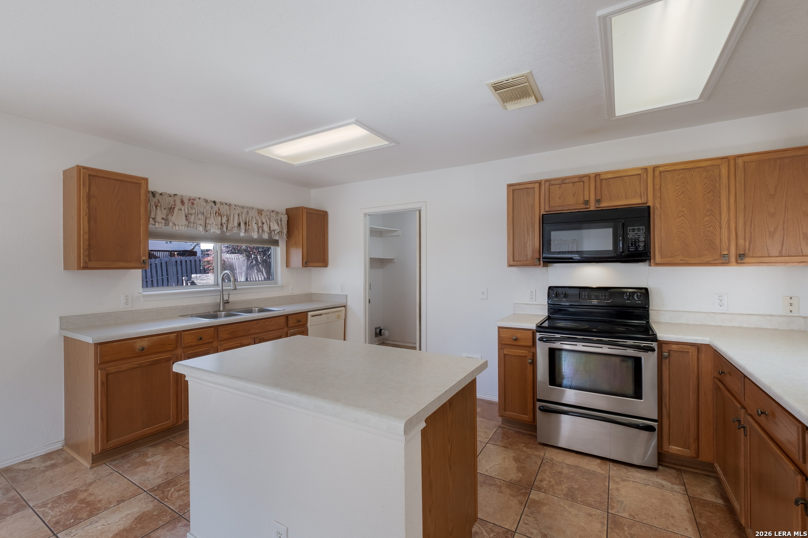 14419 Biltmore Live Oak TX 78233