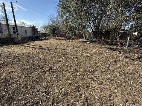 1507 Hough Adkins TX 78101