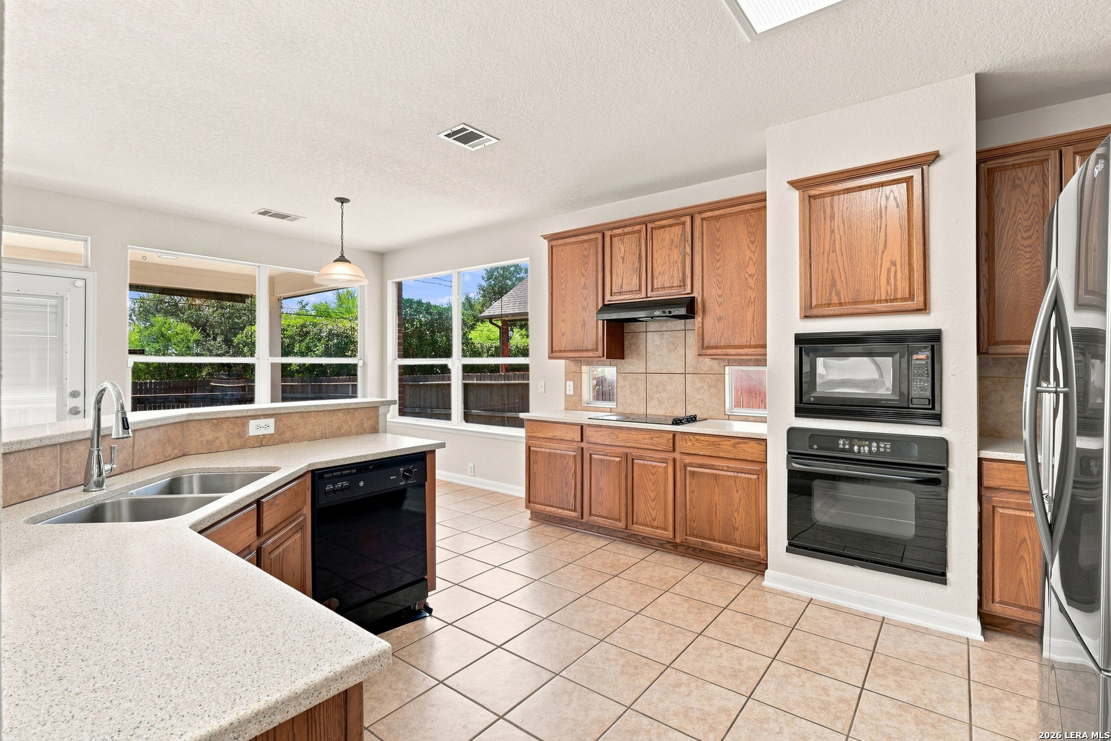 718 Desert Bluff San Antonio TX 78258