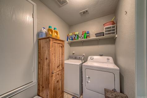 5709 Pingway Schertz TX 78108