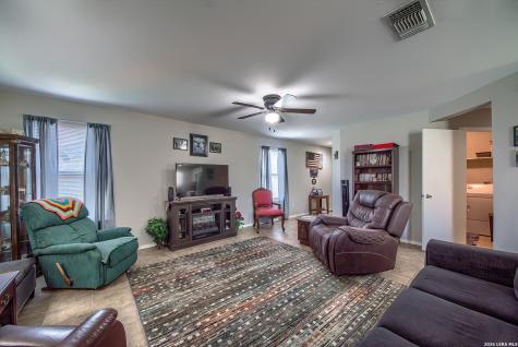 5709 Pingway Schertz TX 78108