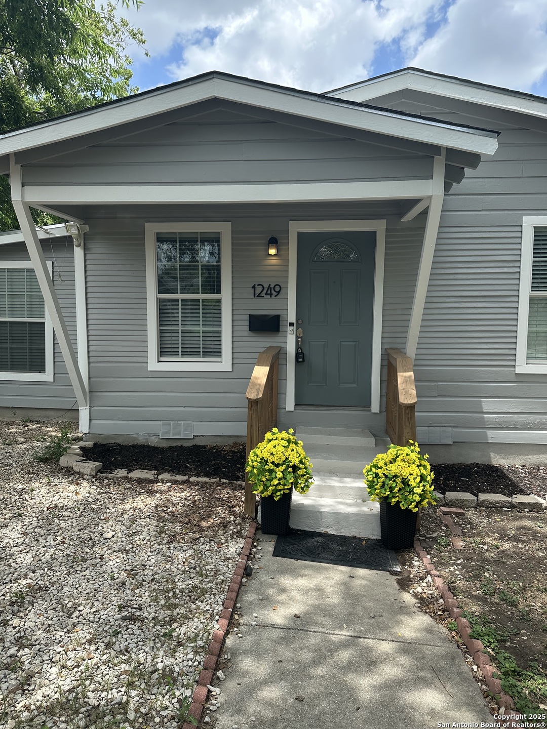 1249 W Hermosa Drive San Antonio TX 78201