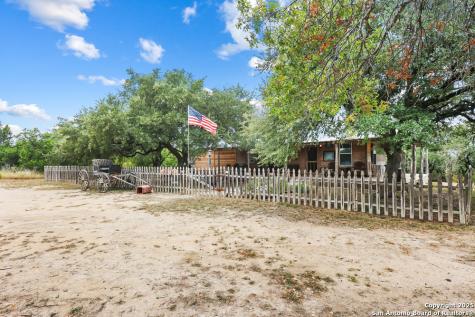 596 Oakridge Lane Pipe Creek TX 78063