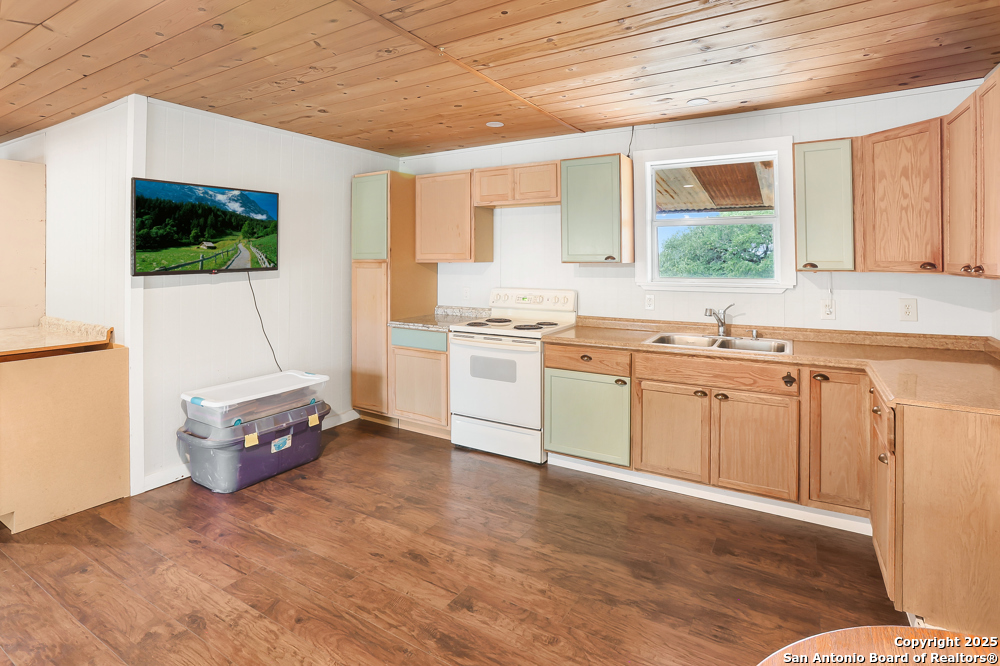 596 Oakridge Lane Pipe Creek TX 78063