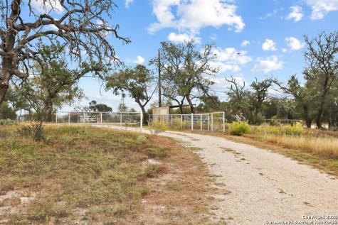 596 Oakridge Lane Pipe Creek TX 78063