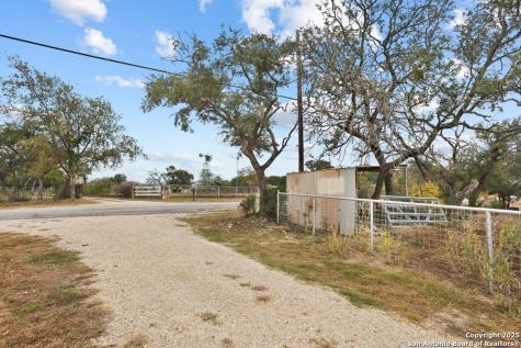 596 Oakridge Lane Pipe Creek TX 78063