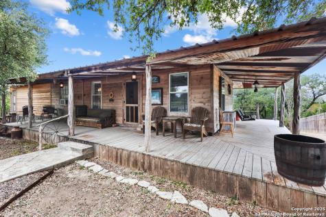 596 Oakridge Lane Pipe Creek TX 78063