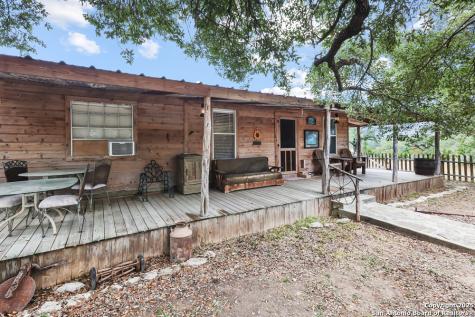 596 Oakridge Lane Pipe Creek TX 78063