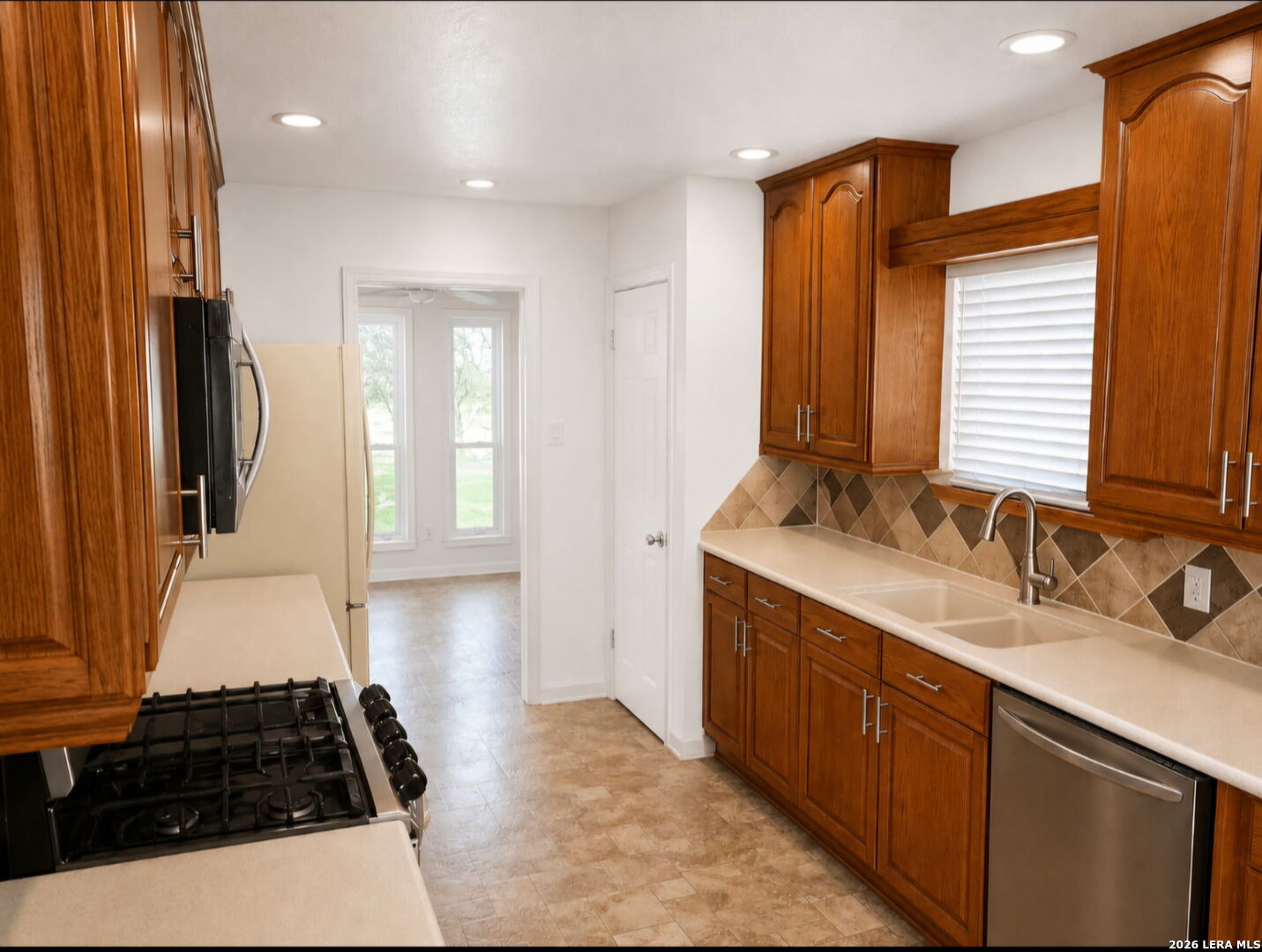 907 Redway Lane Houston TX 77062