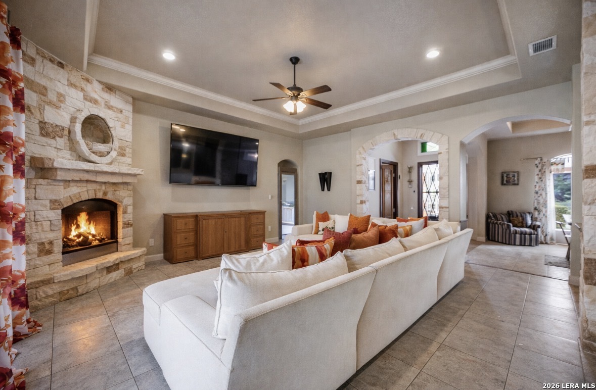 112 S Abrego Crossing Floresville TX 78114