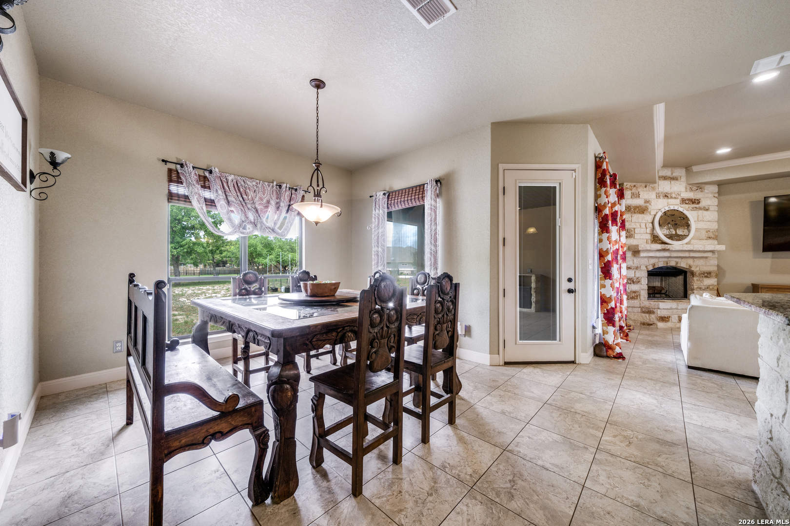 112 S Abrego Crossing Floresville TX 78114