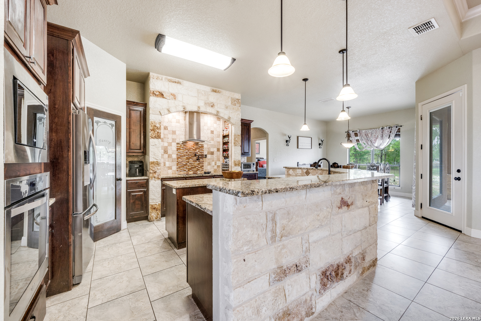 112 S Abrego Crossing Floresville TX 78114