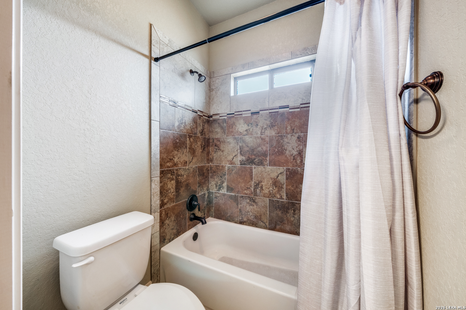 112 S Abrego Crossing Floresville TX 78114