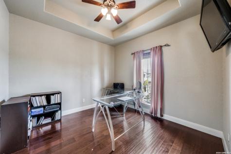 112 S Abrego Crossing Floresville TX 78114