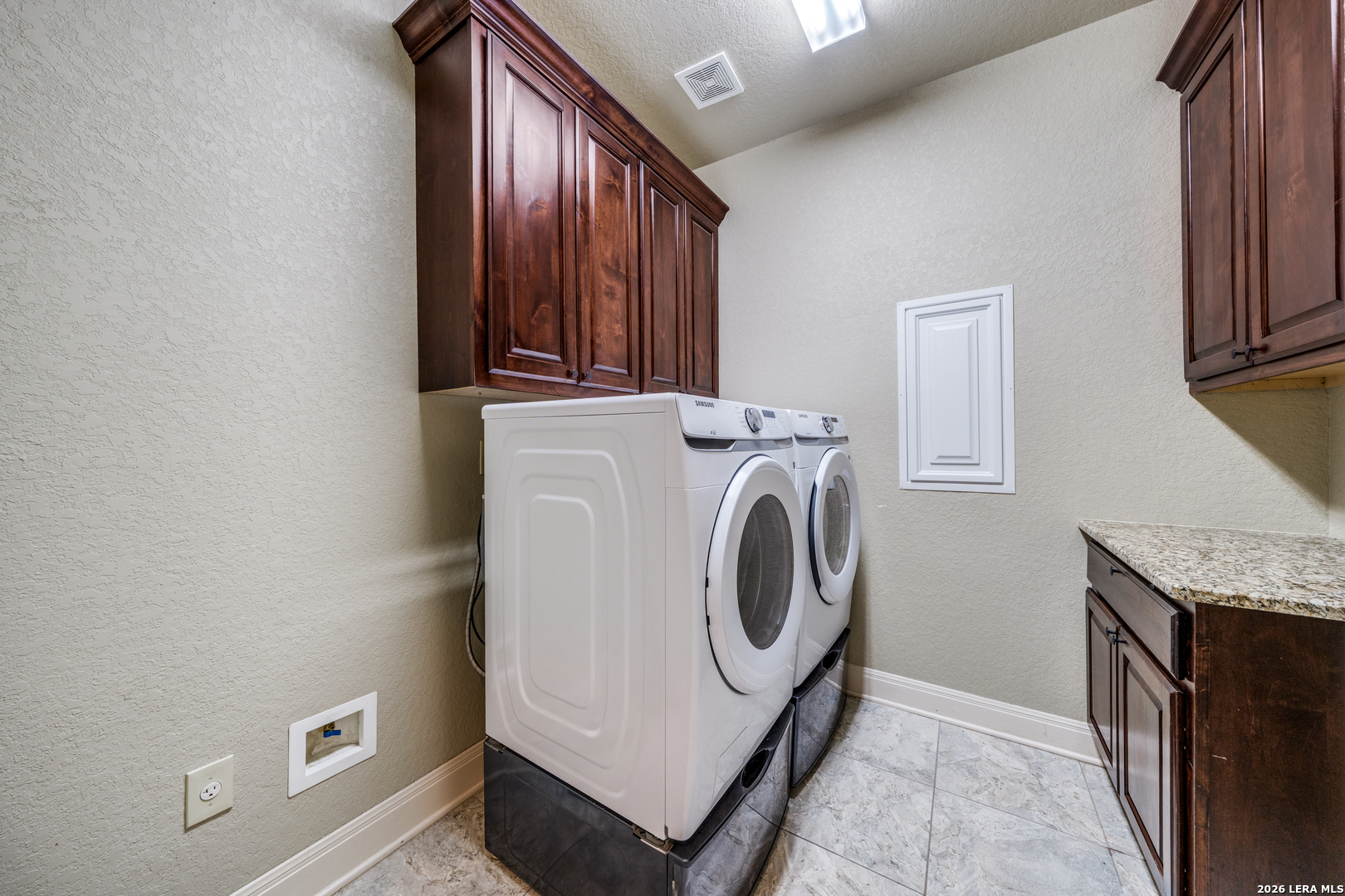 112 S Abrego Crossing Floresville TX 78114