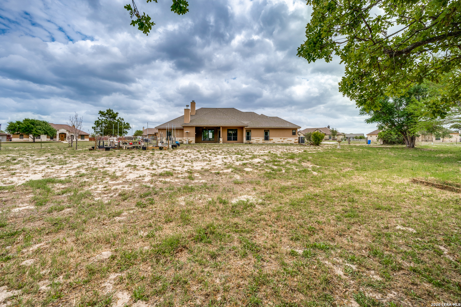 112 S Abrego Crossing Floresville TX 78114