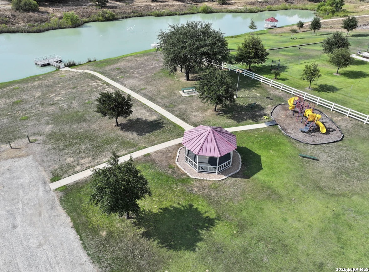 112 S Abrego Crossing Floresville TX 78114